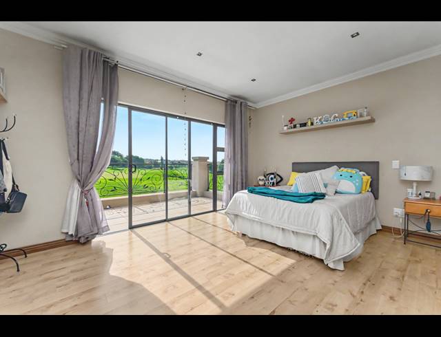5 BEDROOM FREEHOLD FOR SALE IN BLUE VALLEY GOLF ESTATE